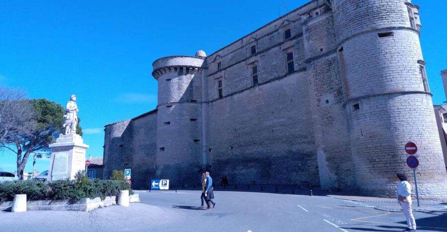 Starting From Avignon: Half-Day in 3 Villages of Provence