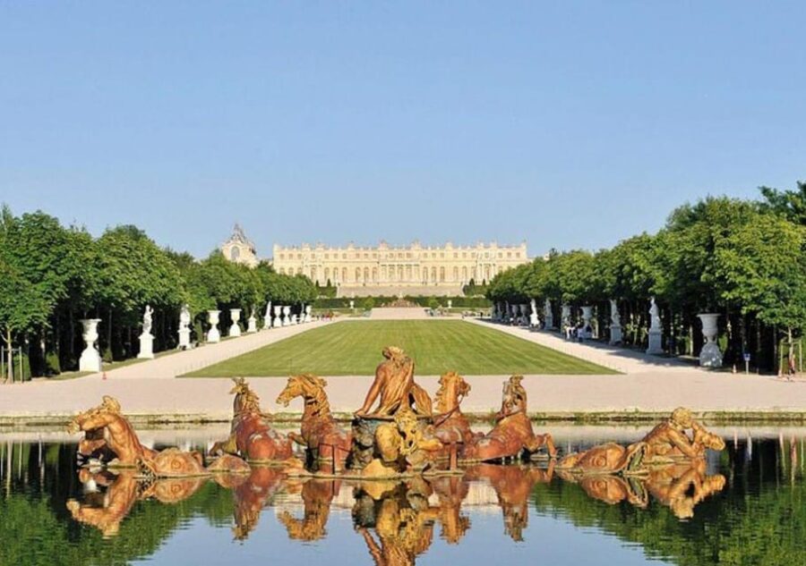 Tour Of Versailles Palace & Gardens With Legendary Sun King