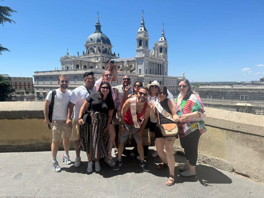 Tuk Tuk Tour With Wine Test in Madrid