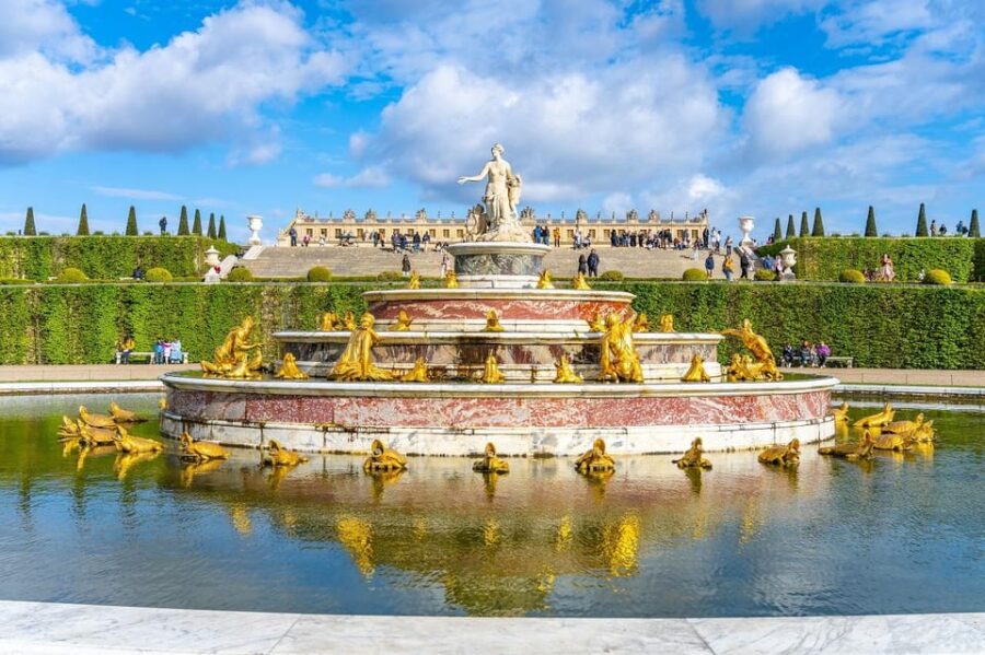 Versailles: Palace & Gardens Guided Tour With Entry Tickets