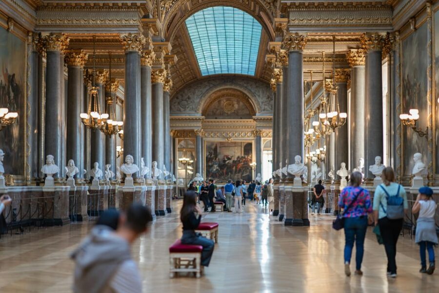 Versailles Palace Guided Experience and Gardens Entry 12 PPL