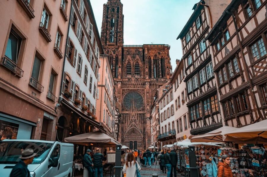 Walking Tour in Strasbourg With Tastings and Stories