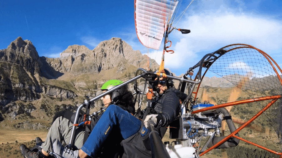 Zaragoza: Aragonese Paragliding Experience