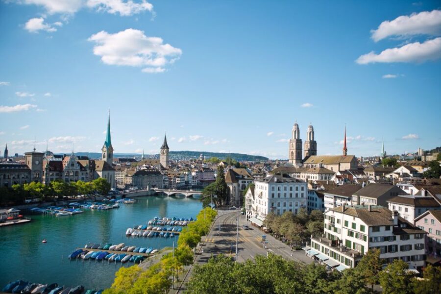 Zurich: Highlights Walking Tour With a Local Guide - Tour Overview