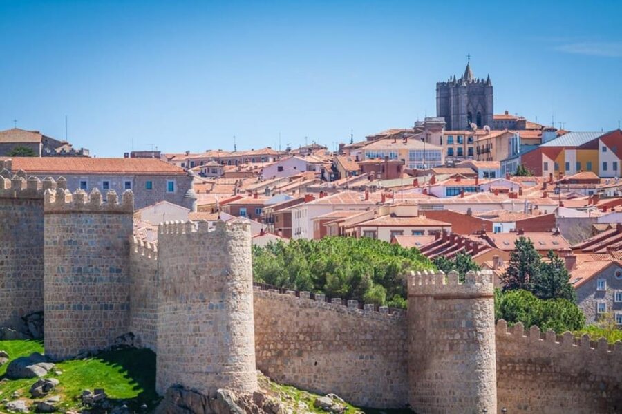Madrid: Private Half-Day Trip to Ávila With Local Guide