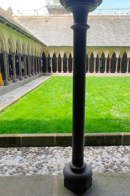 Mont-Saint-Michel: Private Guided Tour With Abbey Entrance