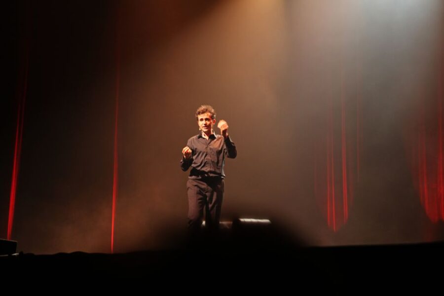 Paris: Comedy Show in English - How to Become a Parisian - Show Overview