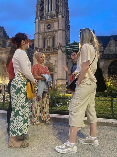 Paris: Dark History of Paris Walking Tour With Local Guide