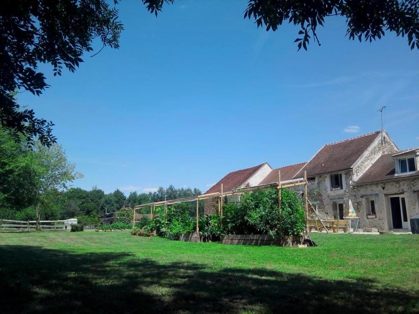 Paris Day Trip: Dine With Locals in a Country Stone House!
