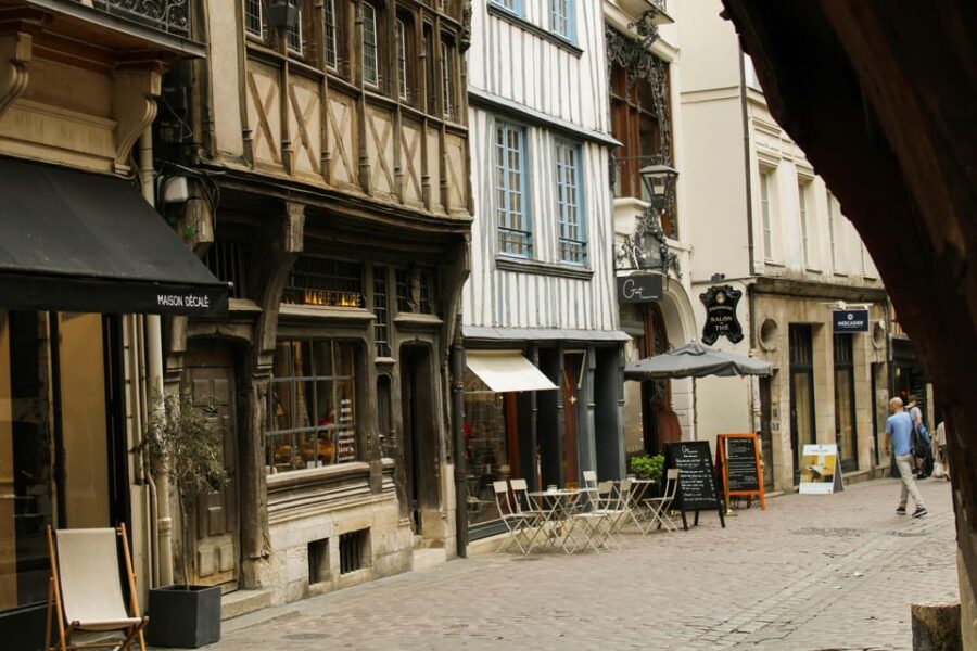 Walking Tour With an Actor-Guide: Rouen With Joan of Arc