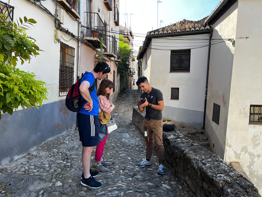 Albayzín: Granada Albayzín Tour With Food Tasting