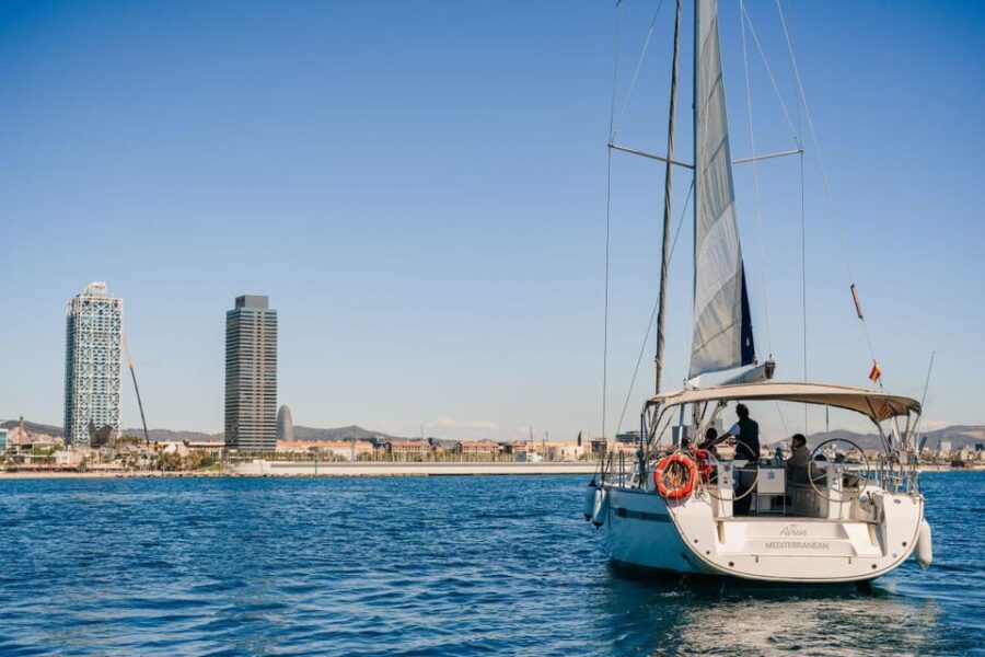 Barcelona: 1 Hour Sailing Tour in a Sailboat - Tour Overview