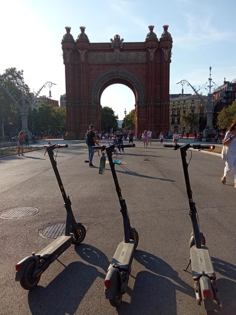 Barcelona: E-Scooter and Bike Tour
