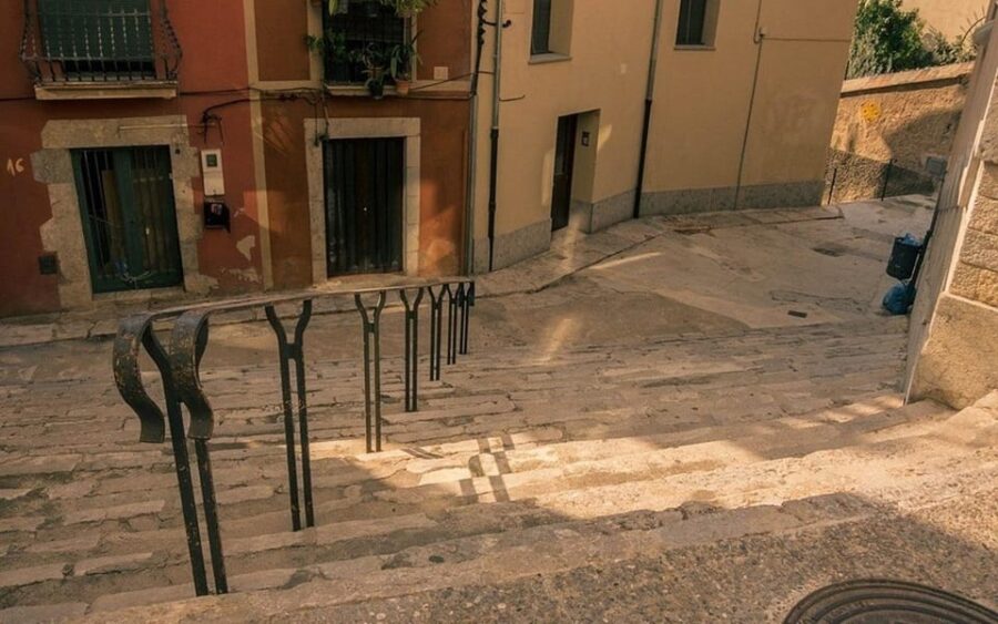 Barcelona: Girona Private Day Trip With Local Guide