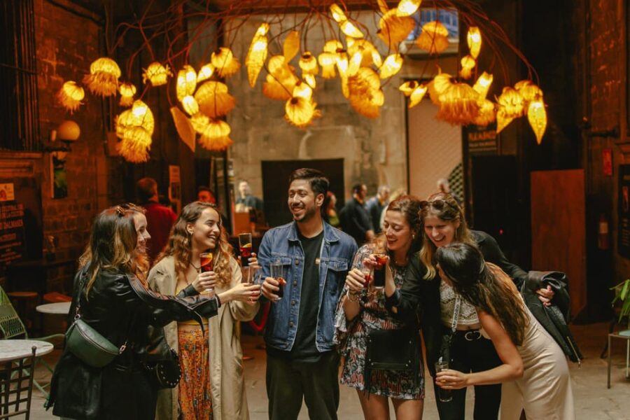Barcelona: Guided City Nightlife Tour