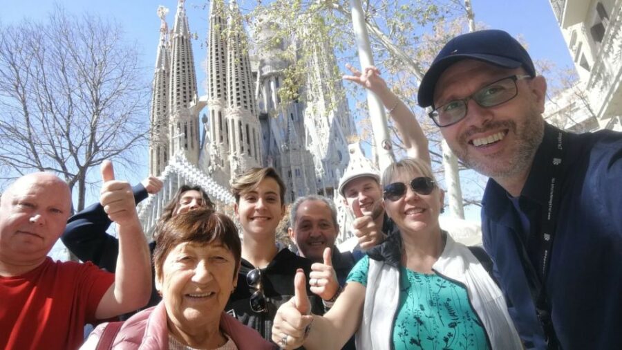 Best of Barcelona & Gaudis Sagrada Familia W/ Hotel Pickup