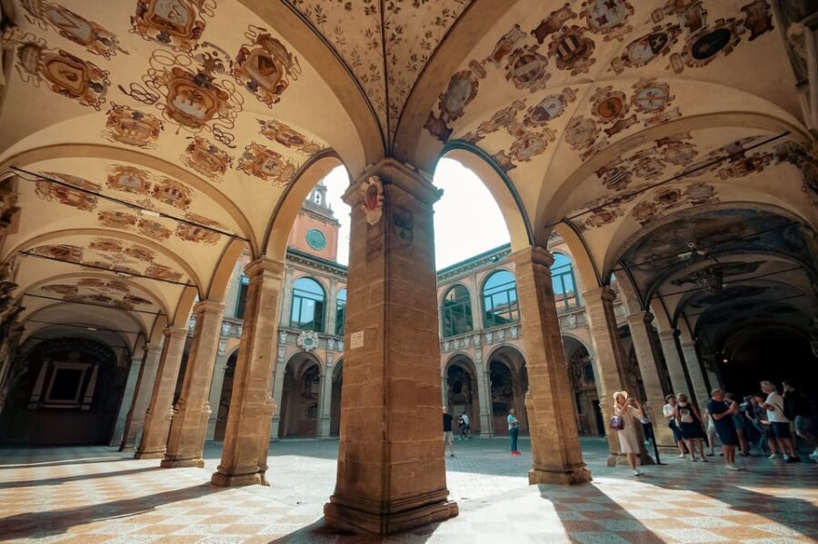 Bologna: Archiginnasio Small Group Tour
