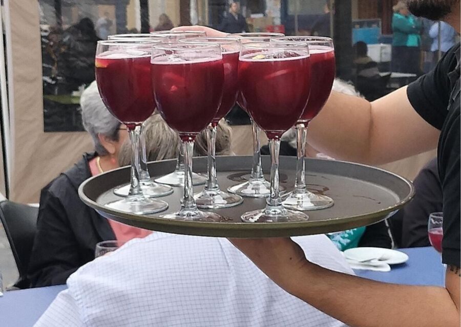 Cartagena: Guided Walking Tour With Tapas and Drinks