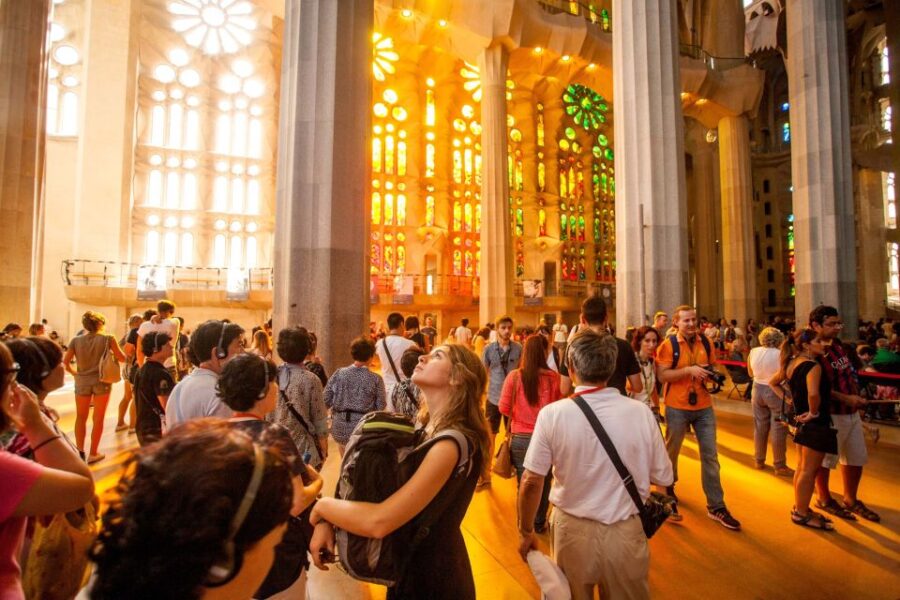 Fast-Track Access: Sagrada Familia 1.5-Hour Guided Tour