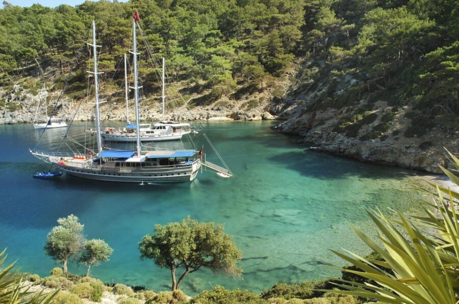 Fethiye: 12 Islands Boat Tour With Lunch and Hotel Pickup