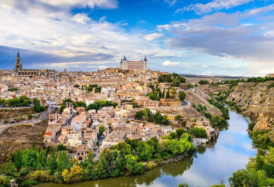 From Madrid: Guided Day Trip to Chinchon, Aranjuez & Toledo