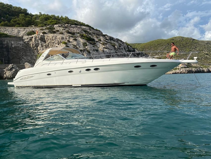 Gran Canaria: Shared Yacht Excursion With Beverages, Lunch and Snorkeling