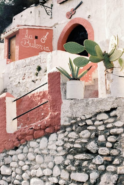 Granada: Albaicín and Sacromonte Sunset Tour & Flamenco Show