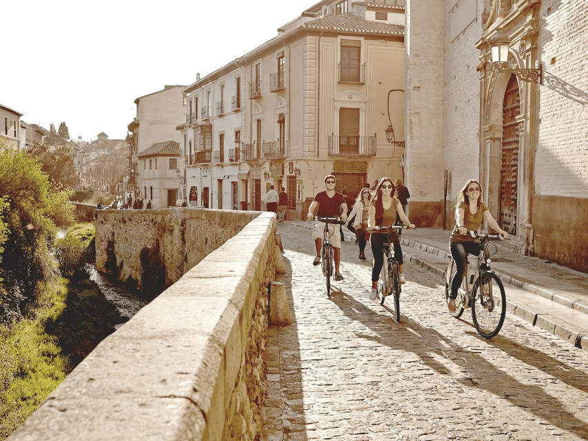 Granada: Electric Bike Tour of Albayzin and Sacromonte