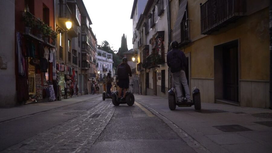 Granada: Historical City Center Guided Segway Tour