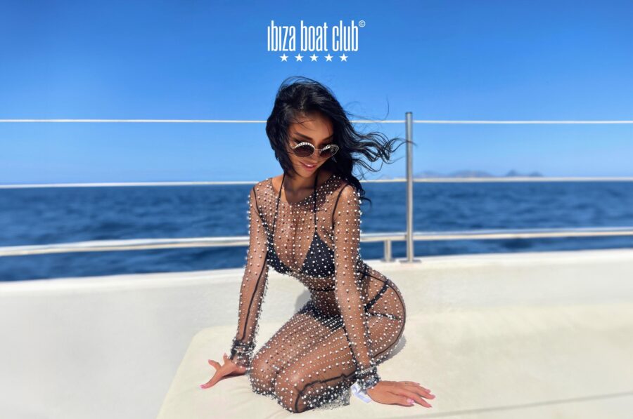 Ibiza: Bottomless Brunch at Ibiza Boat Club With Drinks & DJ
