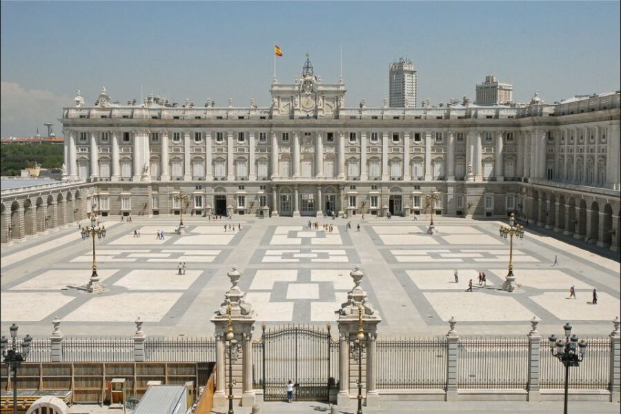 Madrid: The Prado Museum and the Royal Palace Guided Tour