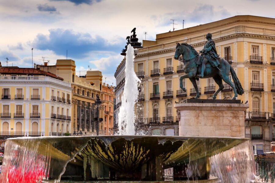 Madrid: Walking Tour of the Barrio De Las Letras and Madrid De Los Austrias