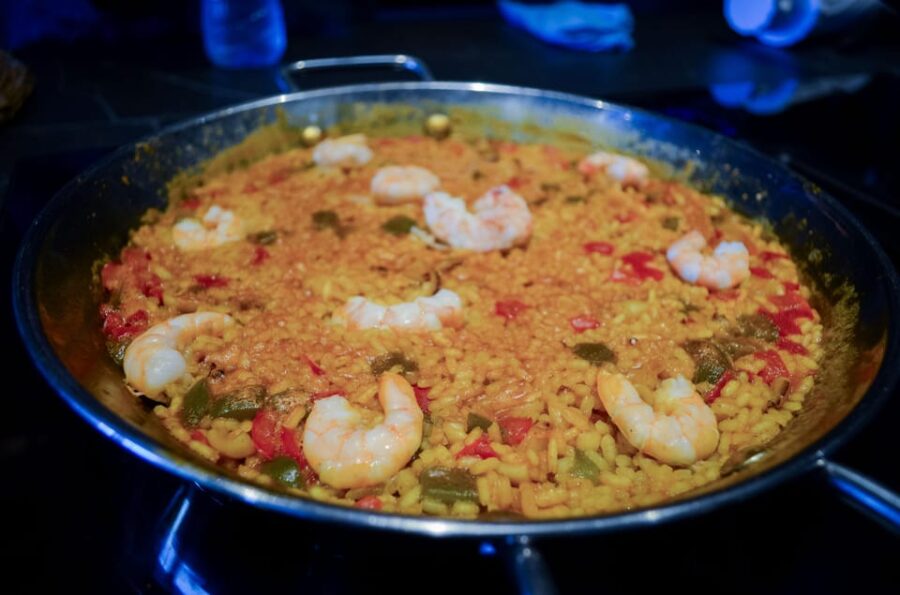 Málaga: Paella and Sangria Cooking Class With Market Visit