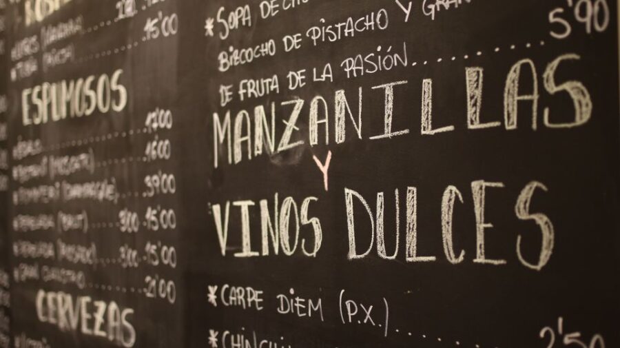 Málaga: Wine & Tapas Tour