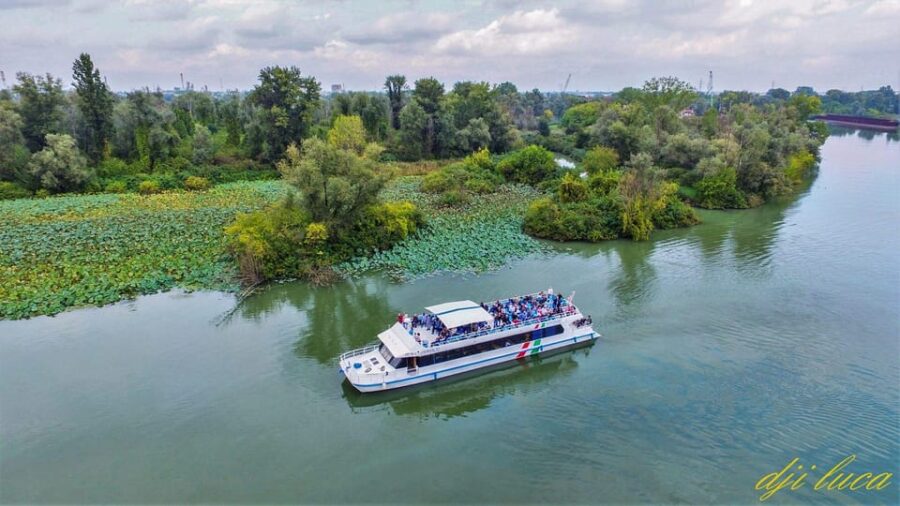 Mantua: From the Park to the Port Through Leonardos Locks