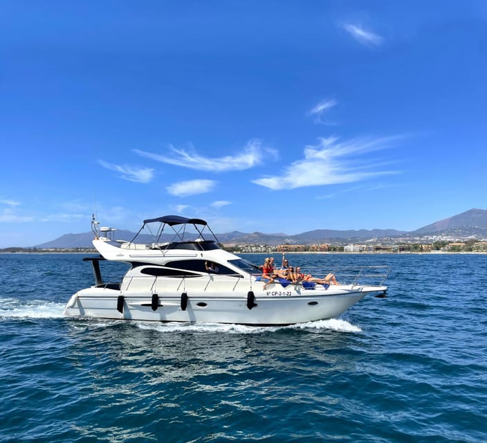 Marbella: Private Cruise in Yacht