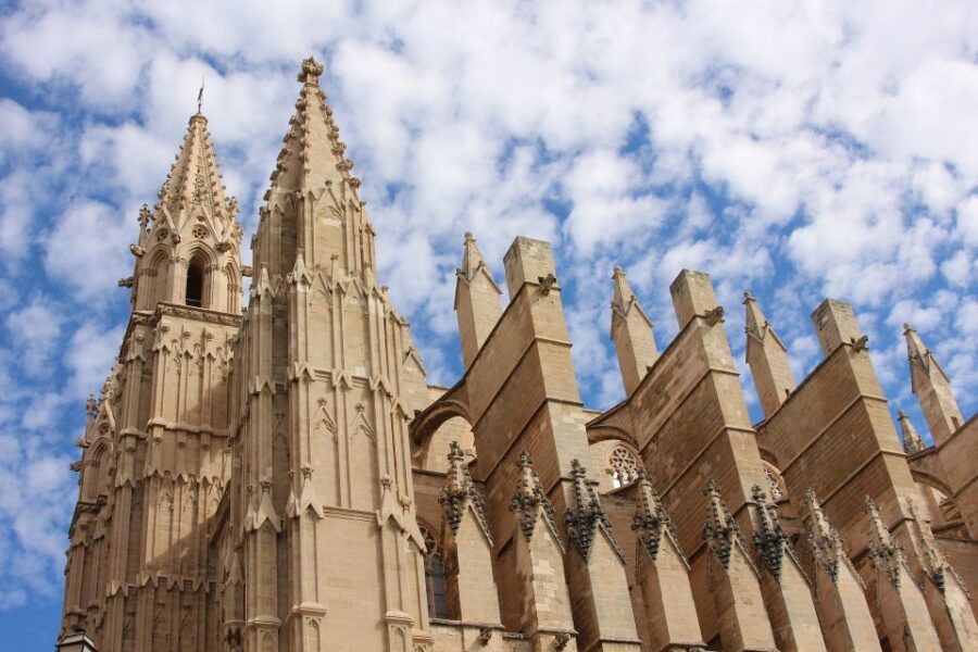 Palma: City, Cathedral and Valldemossa With Pick up Service - Cathedral Visit