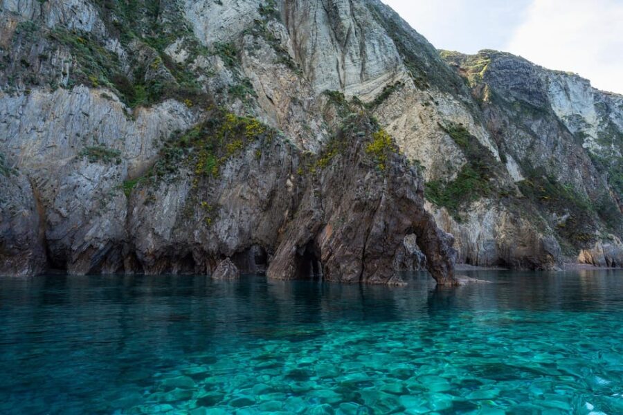 Palmarola Island Boat Tour With Pasta and Wine