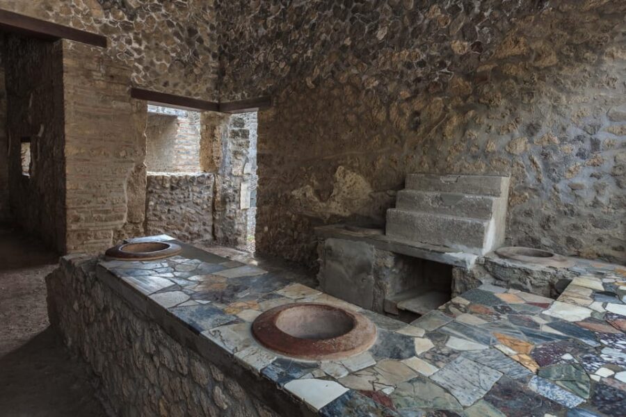 Pompeii Skip the Line Ticket + Guide Book With Itineraries