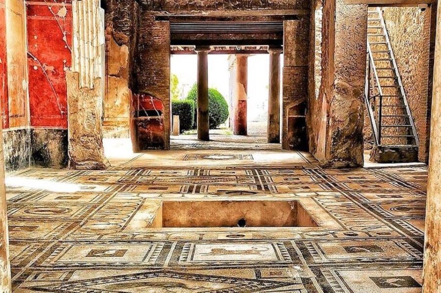 Pompeii: SUNSET AND Guided Tour