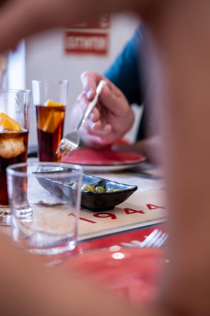 Seville Adventure: Historic Walking Tour & Traditional Tapas