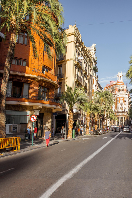 Valencia: Private Brunch Tour With Basic Spanish Learning
