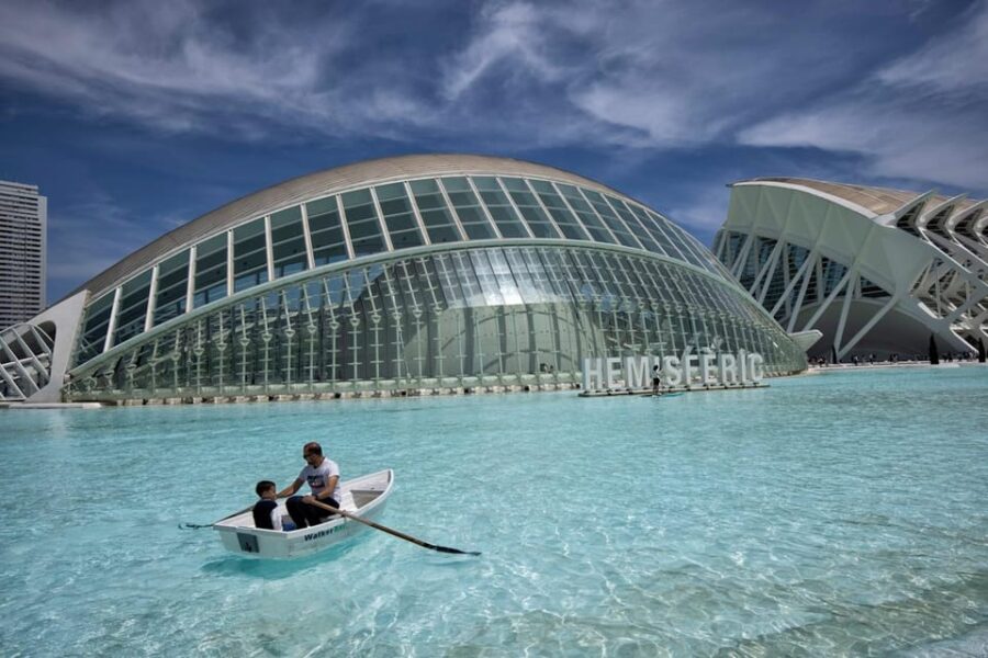 Valencia: Private Family Tour With Churros, Parks & Museum