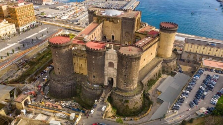 Naples: Walk Through the Citys Alleys With Local Guide