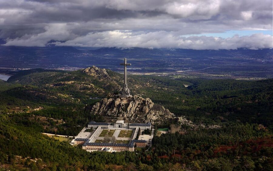 Escorial and Valley Private Tour With Driver