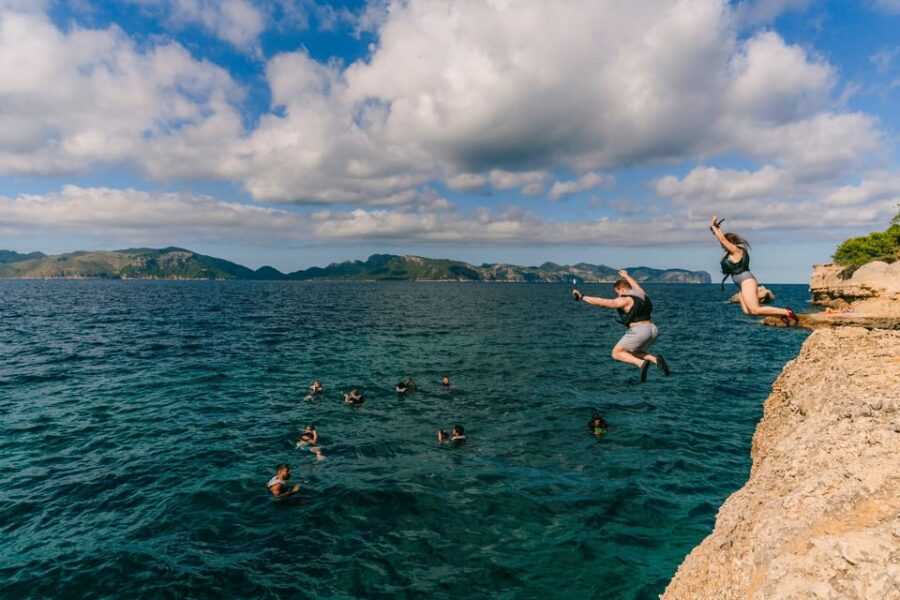 Mallorca: Kayaking, Sea Cave, Cliff Jumping & Snorkel Tour
