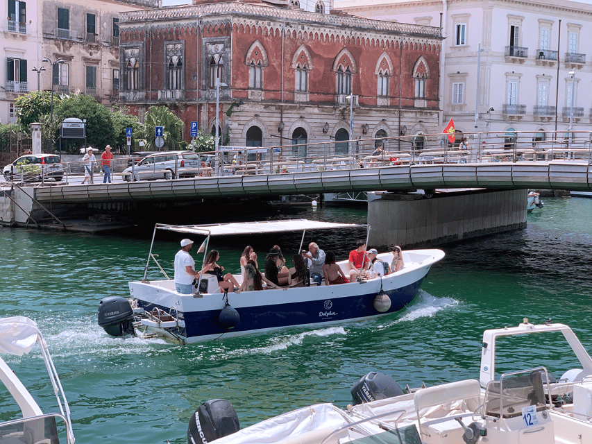 Syracuse: Ortigia and Sea Caves Excursion by Boat