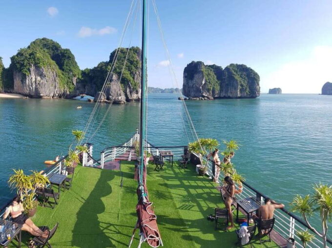 From Cat Ba: Full-Day Tour Explore the Stunning Lan Ha Bay - Tips for a Memorable Day on the Water