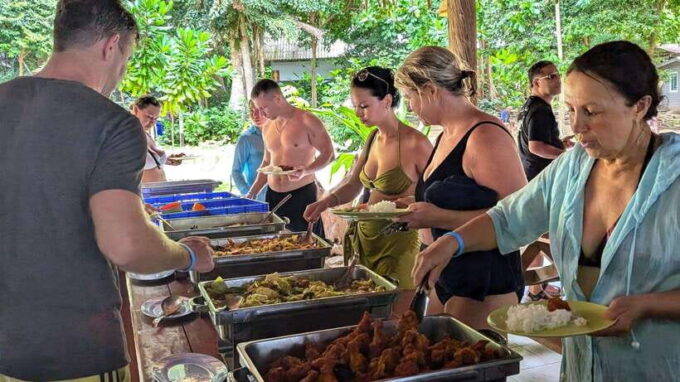 Khao Lak: Premium Tour to Surin Islands With Snorkel & Lunch - Visiting the Moken Community