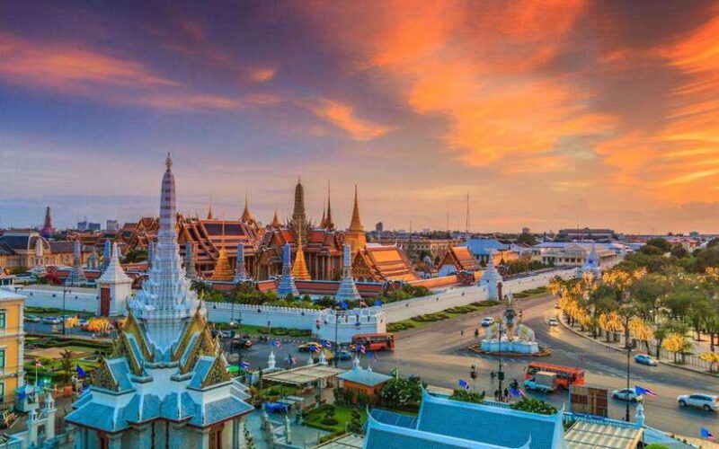 Bangkok: Grand Palace, Wat Arun & Giant Buddha Iconic Tour - Itinerary and Highlights